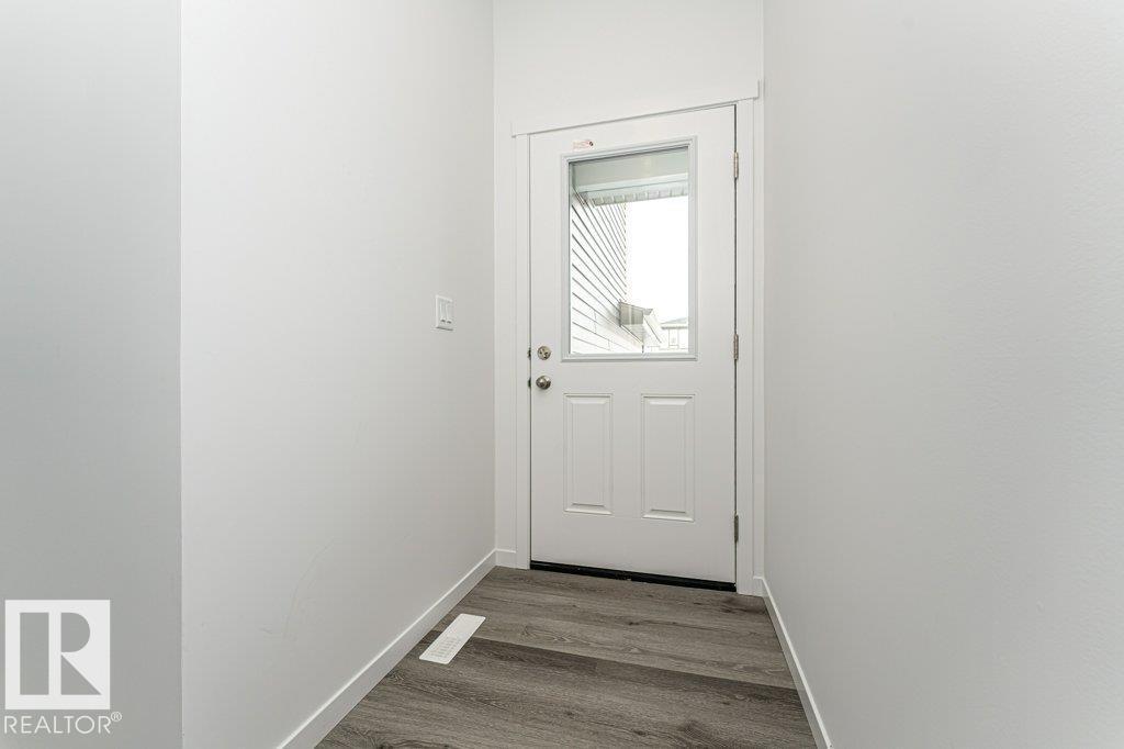 6271 180 AV NW - 12