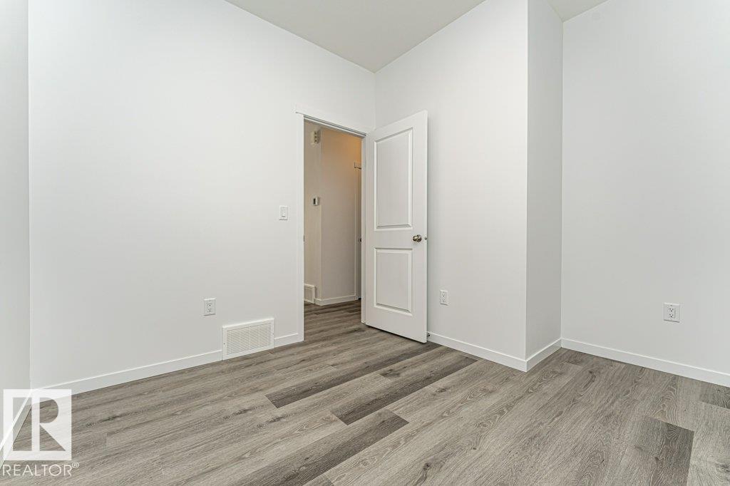 6271 180 AV NW - 24