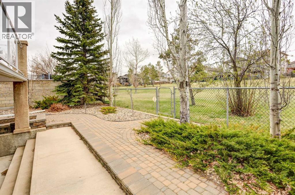 50 Sarcee Place W - 46