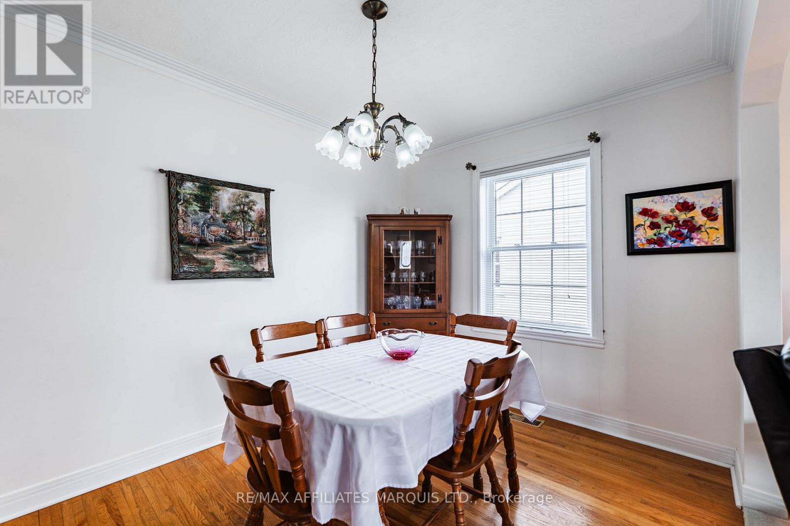 1009 LEONARD AVENUE - 12