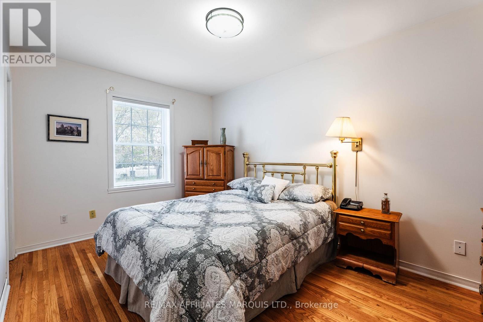 1009 LEONARD AVENUE - 20