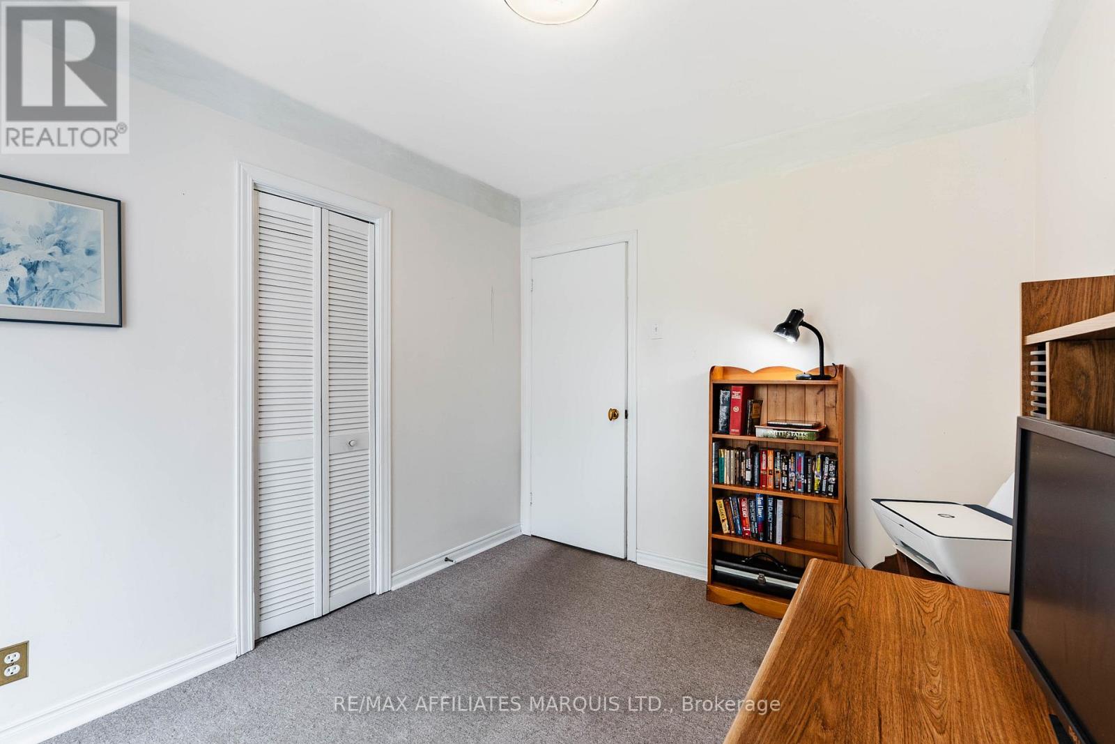 1009 LEONARD AVENUE - 24
