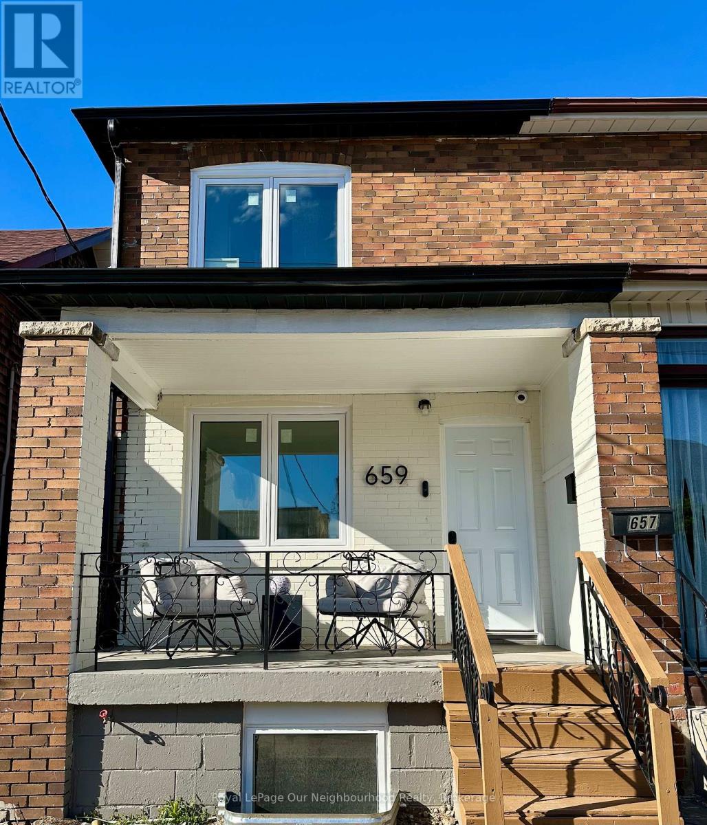 Listing photo of 3 - 659 VAUGHAN ROAD