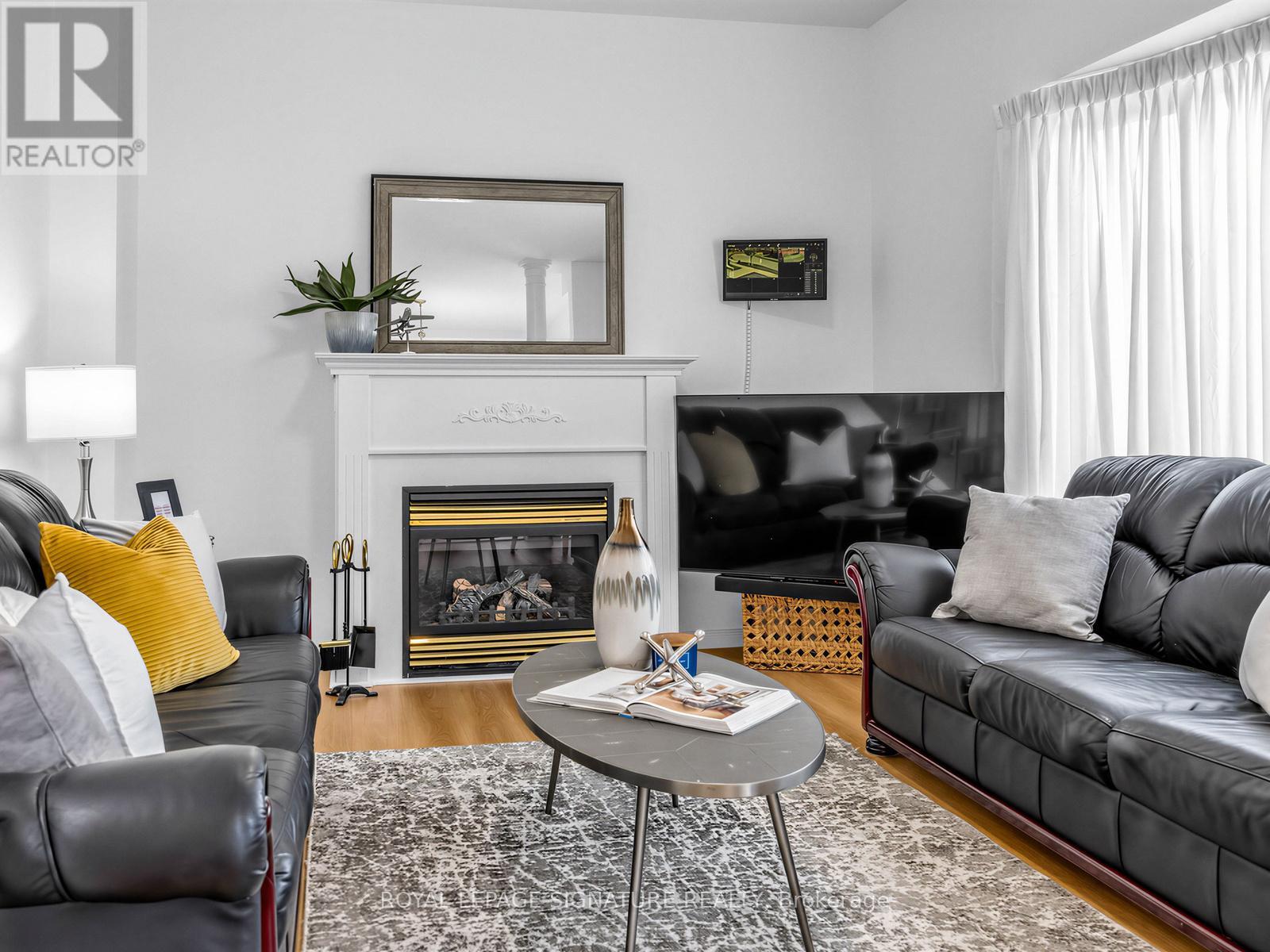 74 STYLES CRESCENT - 19