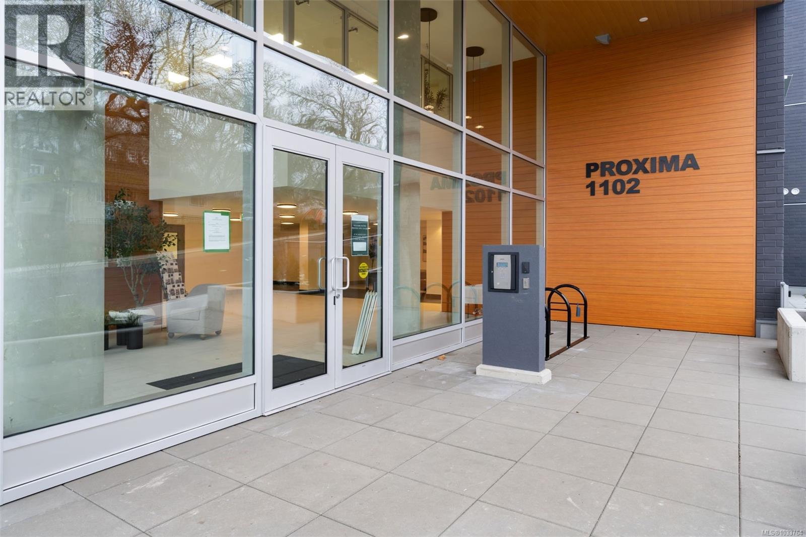 #208 610 Lampson St - 11