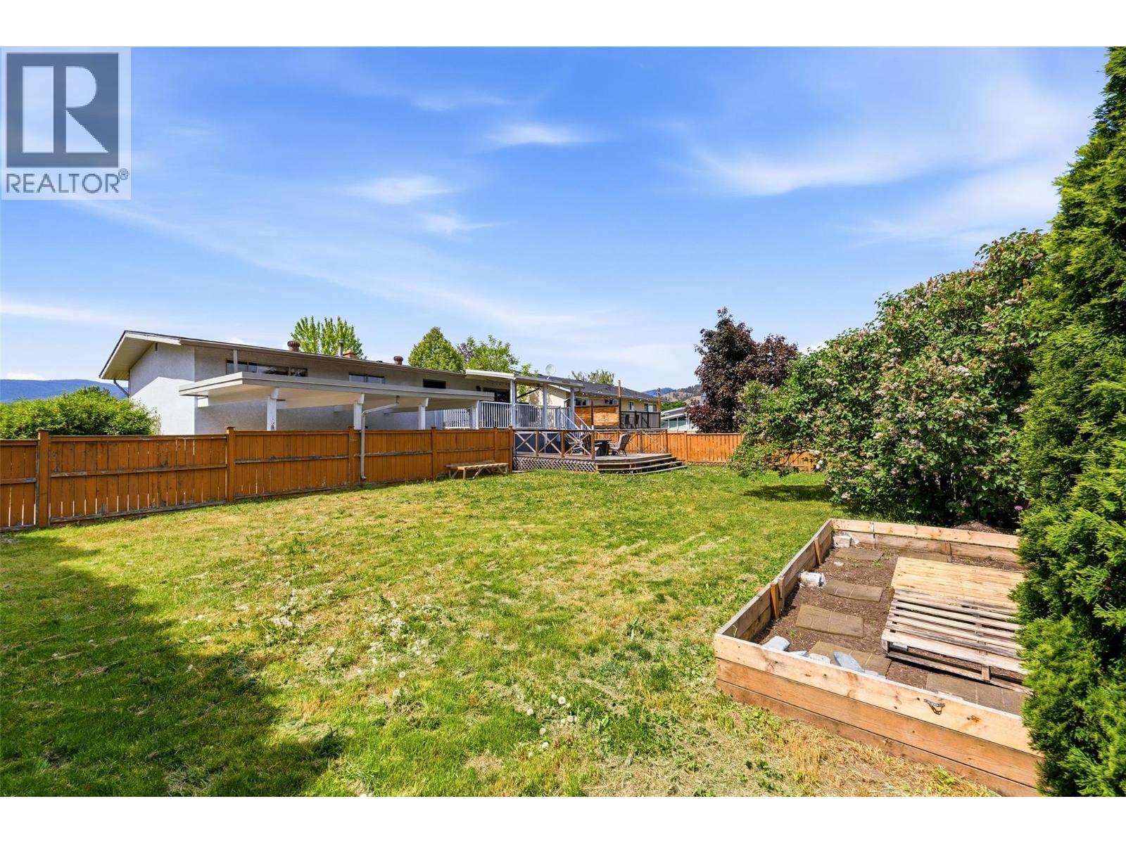 1394 Lombardy Square - 41
