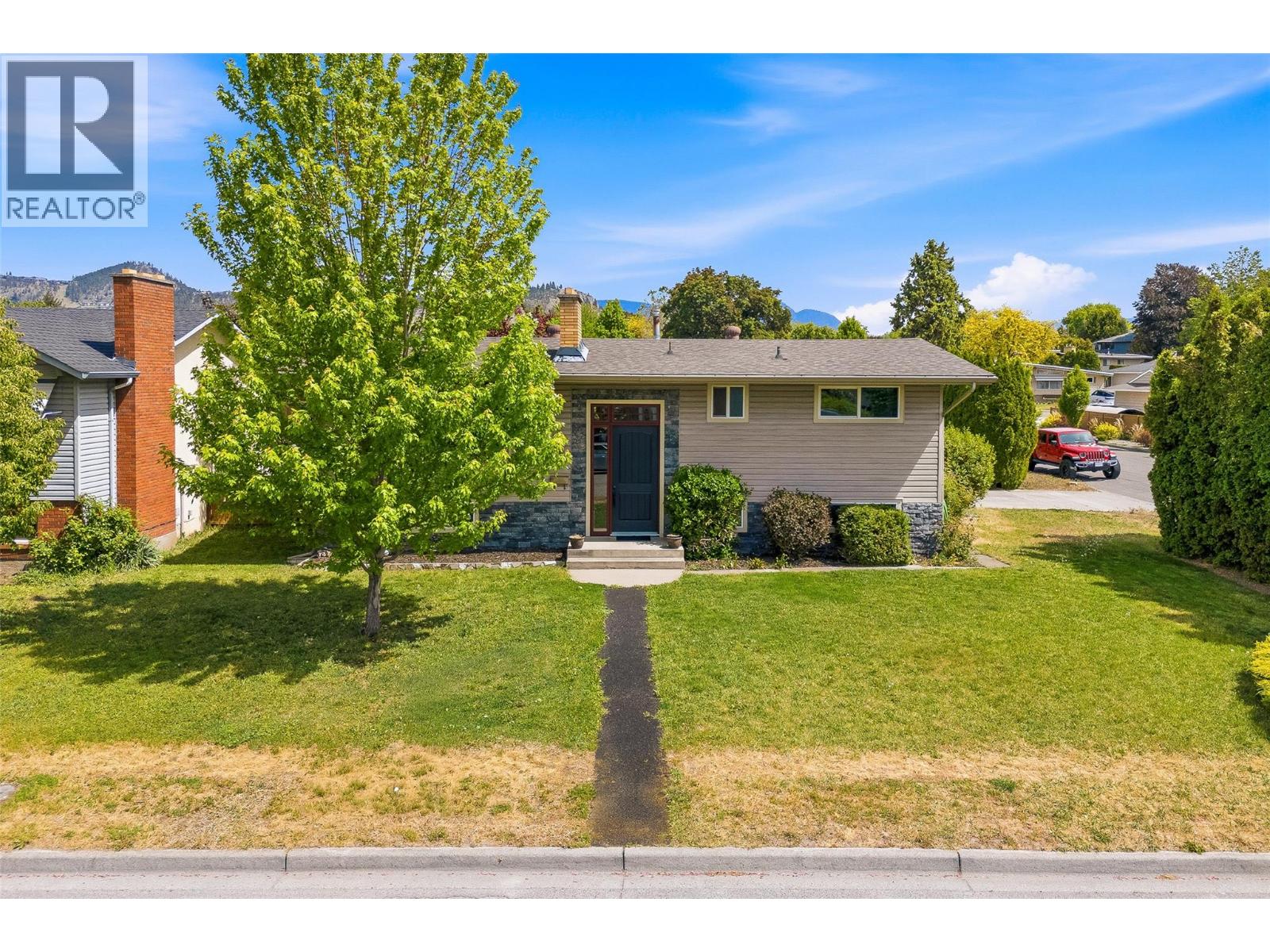 1394 Lombardy Square - 52