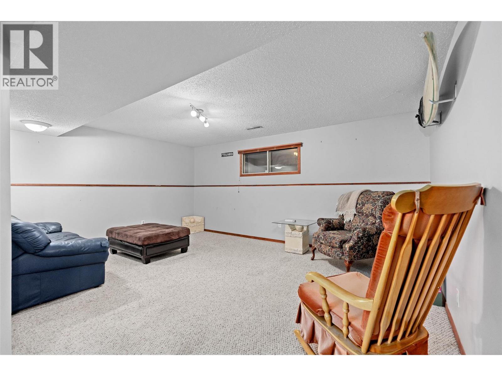  1394 Lombardy Square, Kelowna