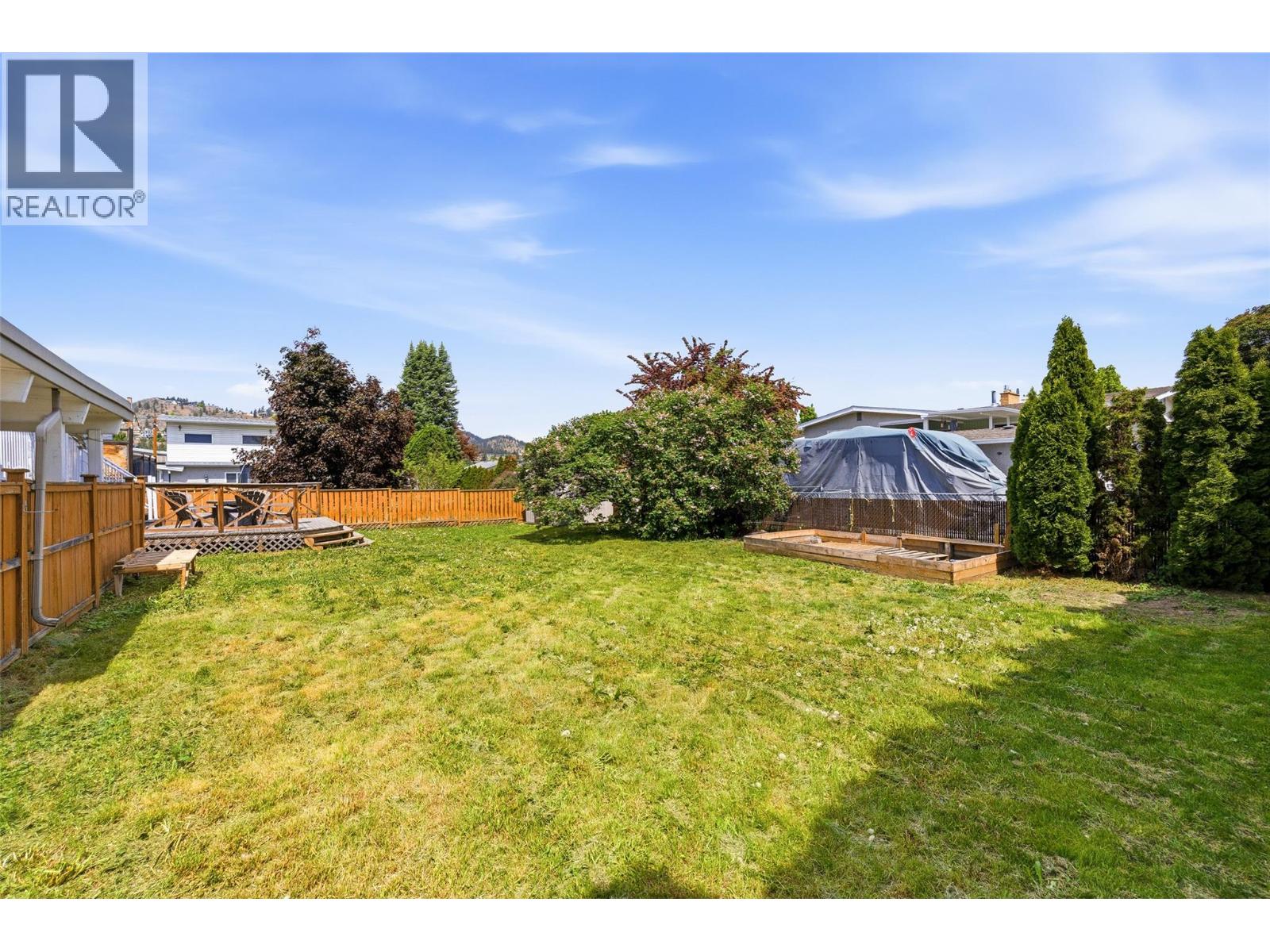  1394 Lombardy Square, Kelowna