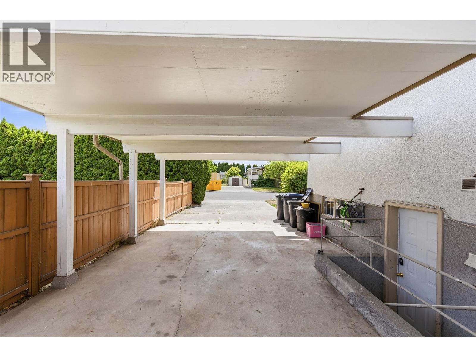 1394 Lombardy Square - 44