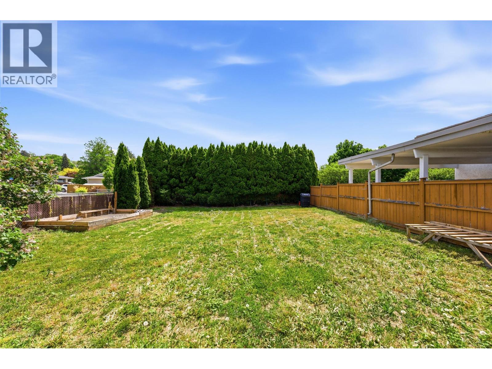 1394 Lombardy Square - 39