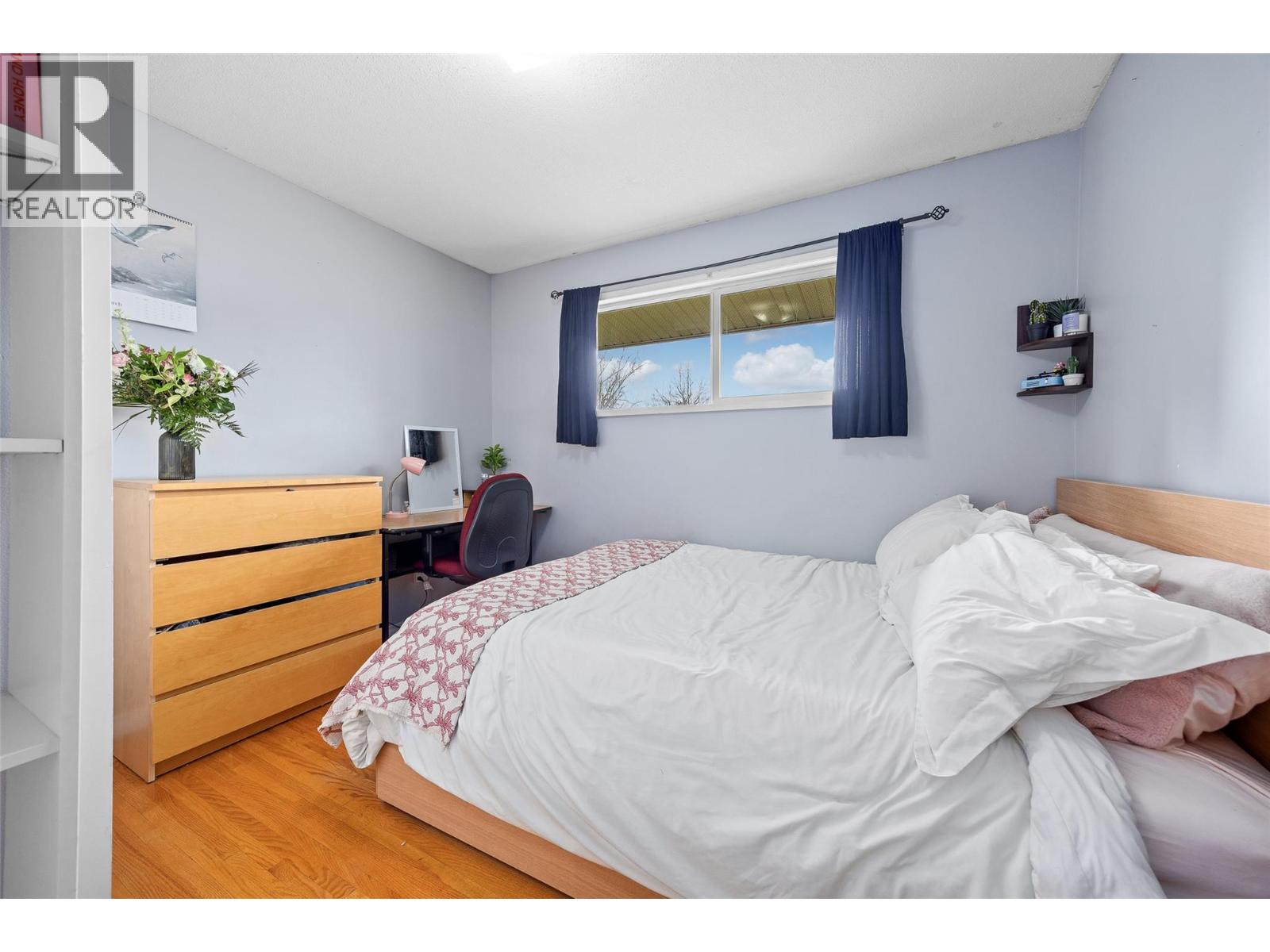  1394 Lombardy Square, Kelowna