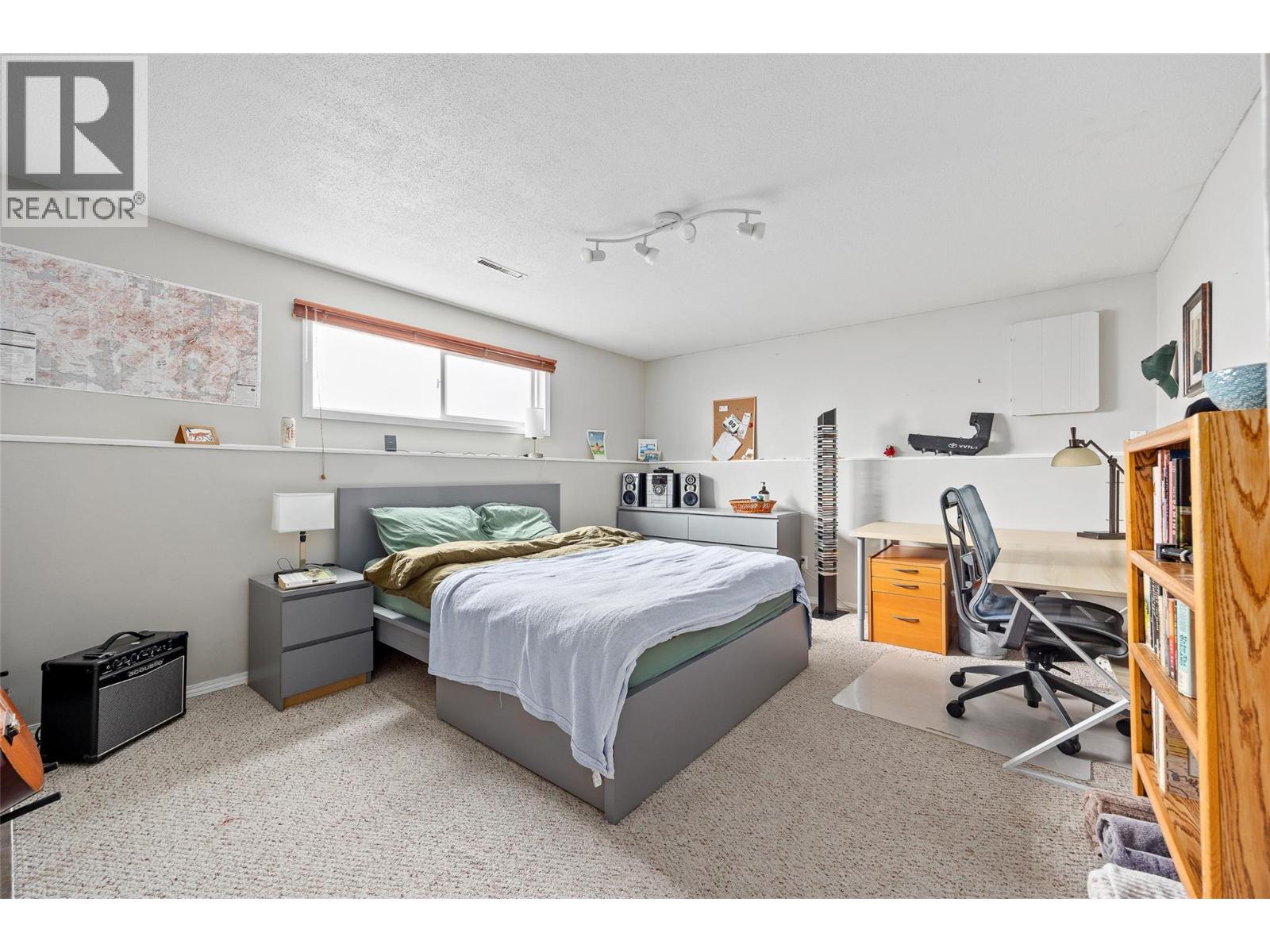  1394 Lombardy Square, Kelowna