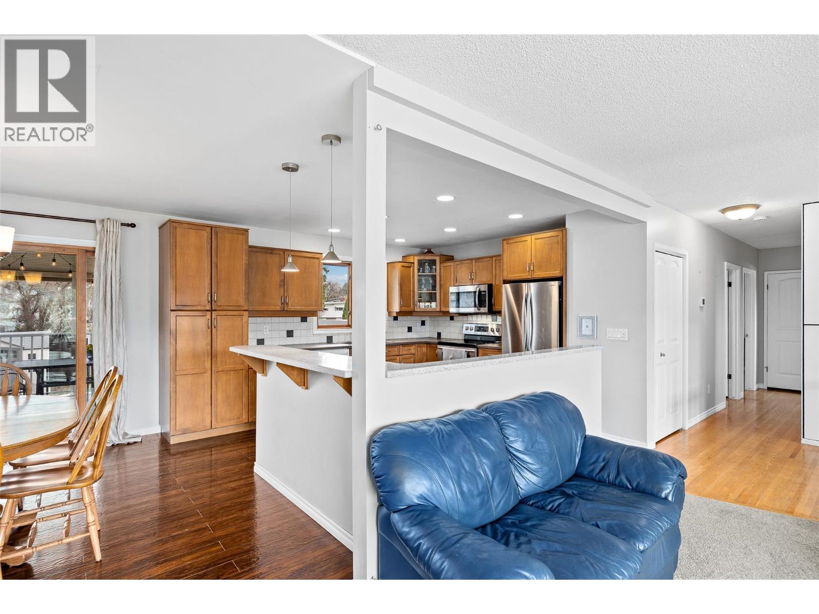  1394 Lombardy Square, Kelowna