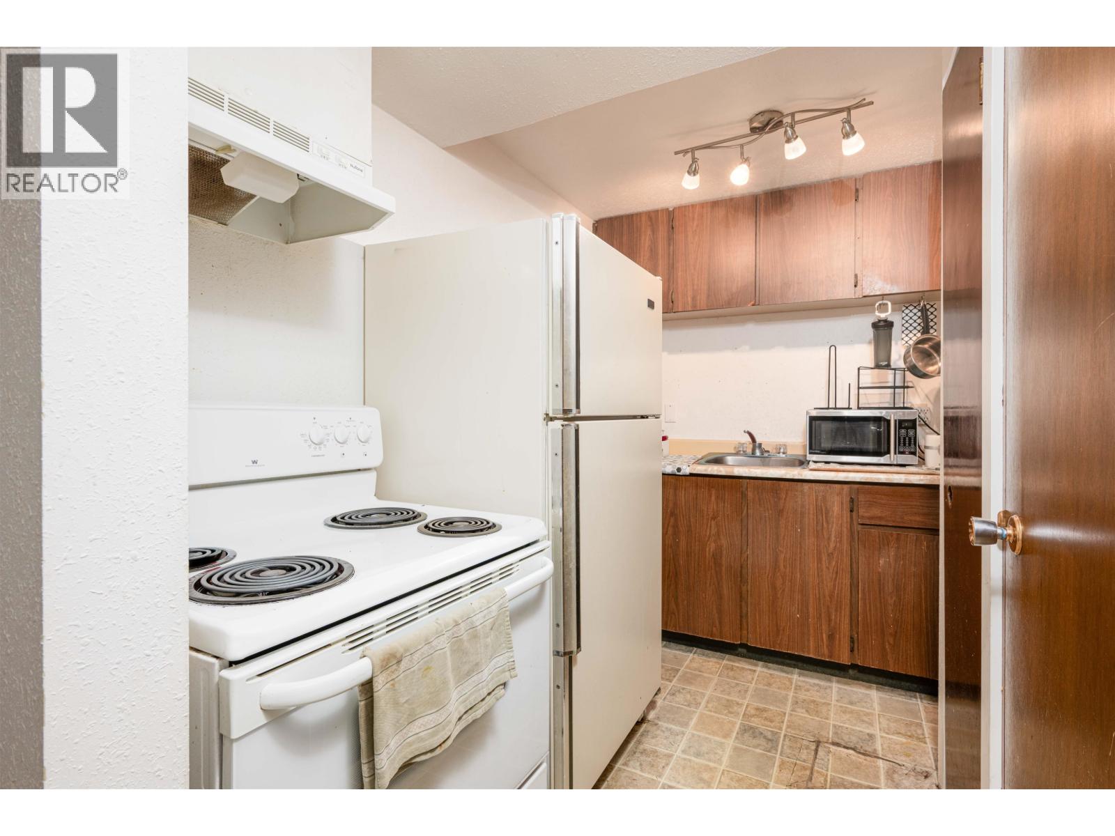 361 GRAHAM STREET - 19
