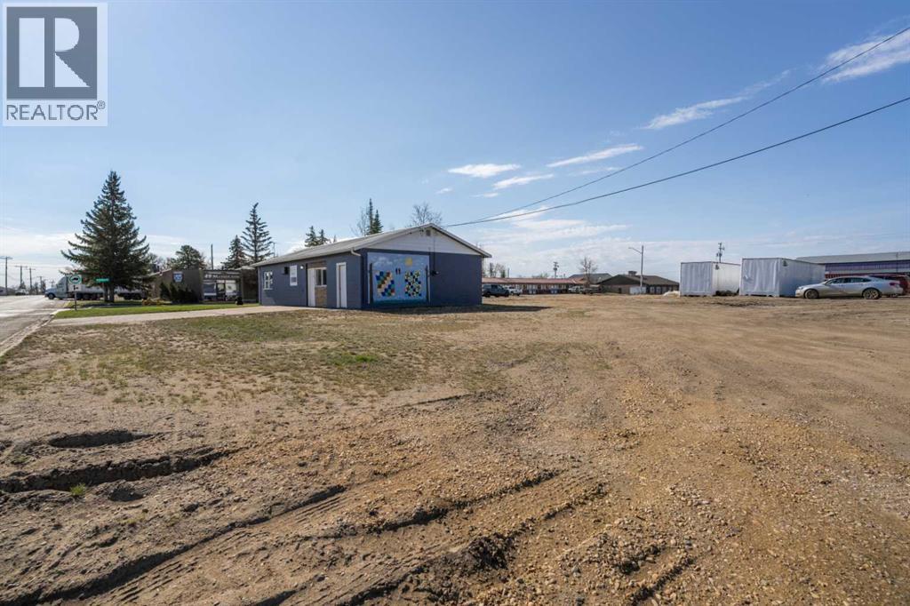 5038 49 Street — photo 18