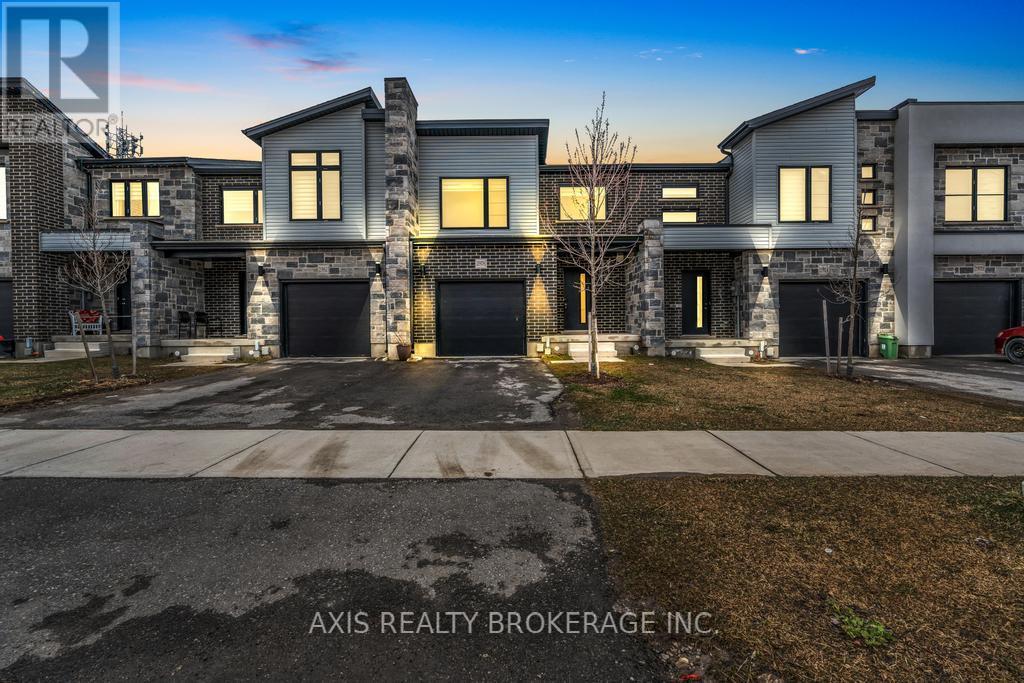 2978 TURNER CRESCENT - 1