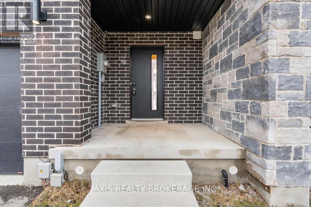 2978 TURNER CRESCENT - 10