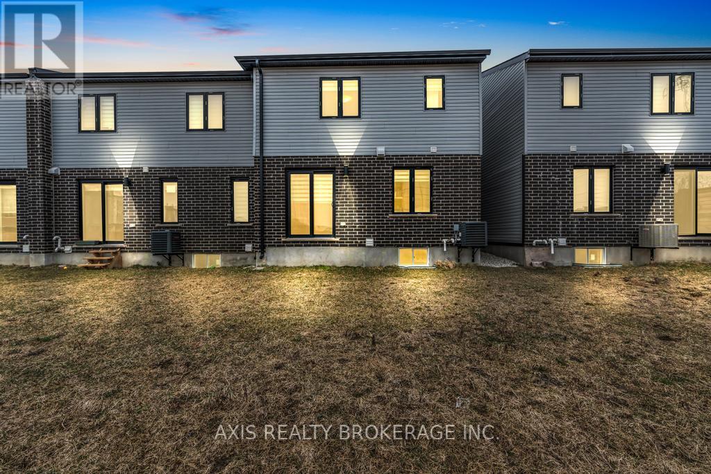2978 TURNER CRESCENT - 2