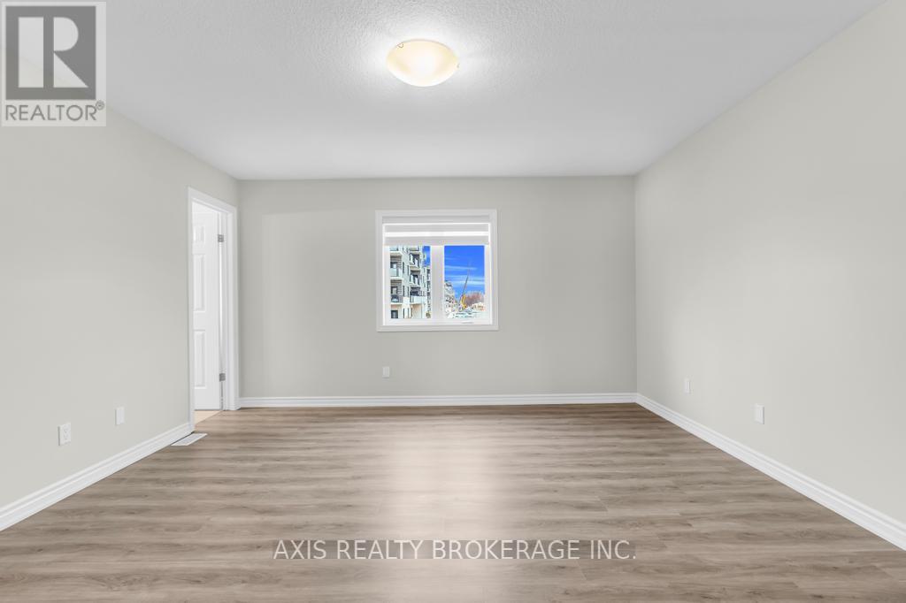 2978 TURNER CRESCENT - 27