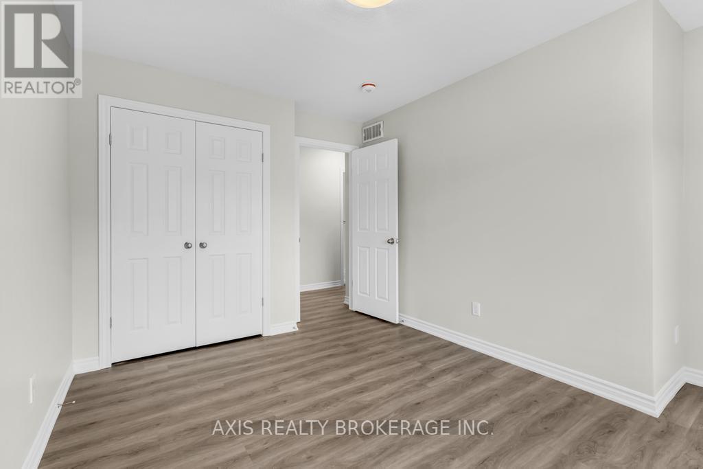 2978 TURNER CRESCENT - 34