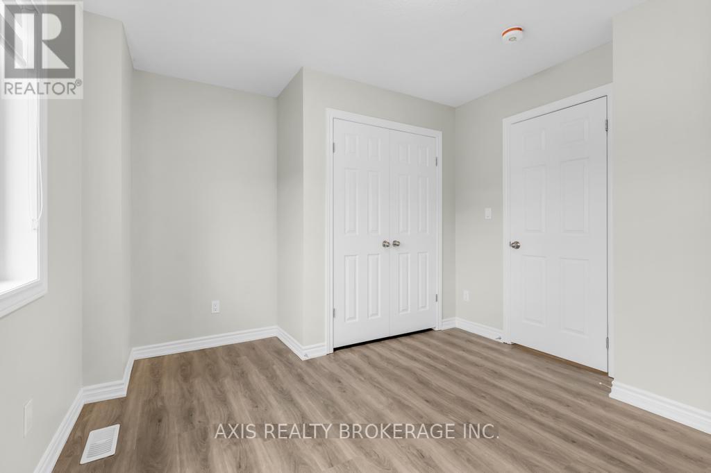 2978 TURNER CRESCENT - 38