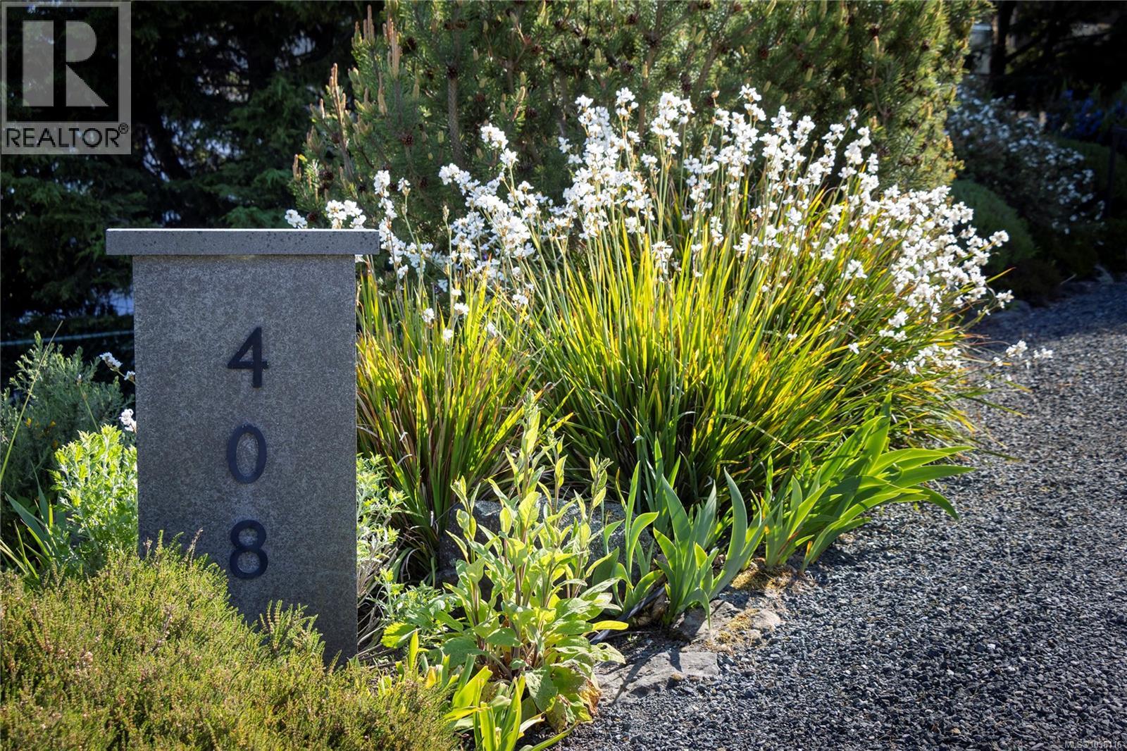  408 Newport Avenue, Oak Bay