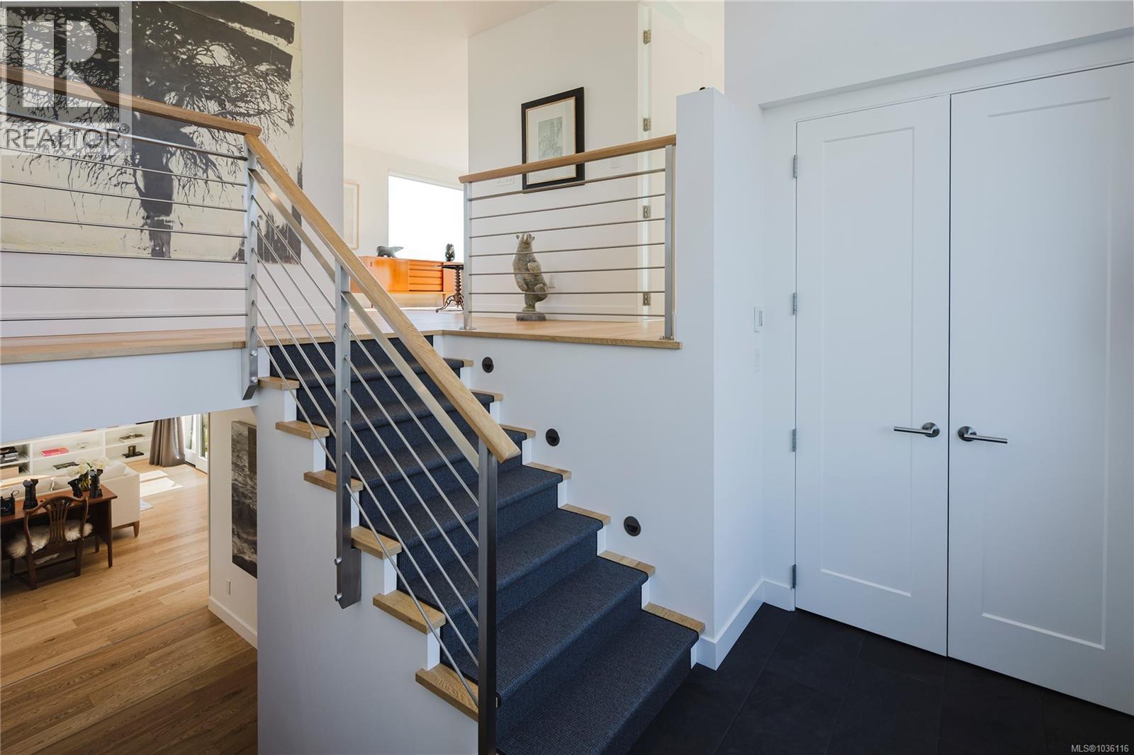  408 Newport Avenue, Oak Bay