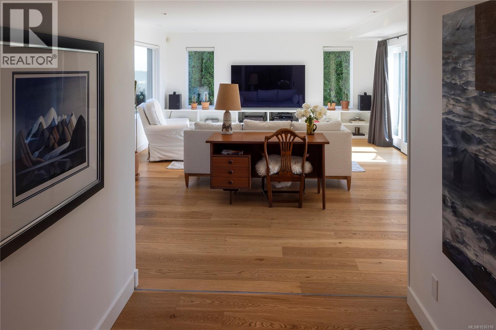  408 Newport Avenue, Oak Bay