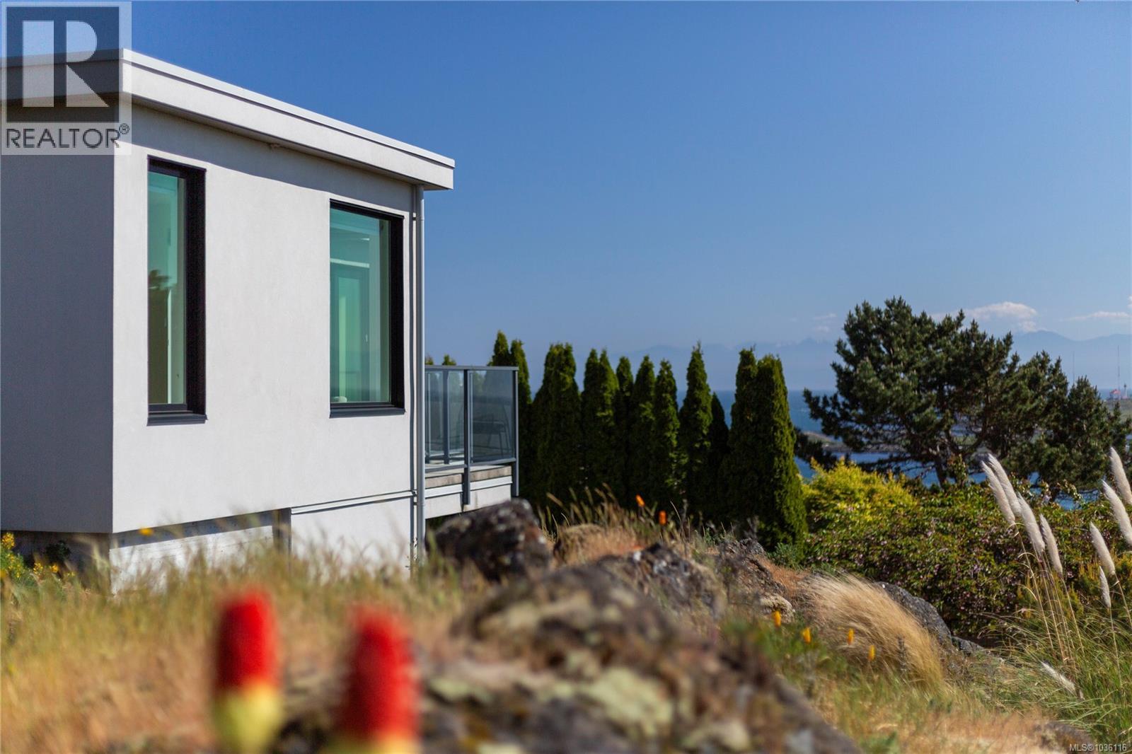  408 Newport Avenue, Oak Bay