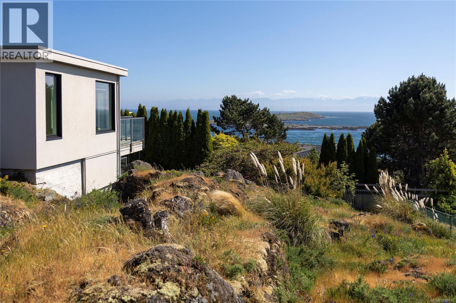  408 Newport Avenue, Oak Bay