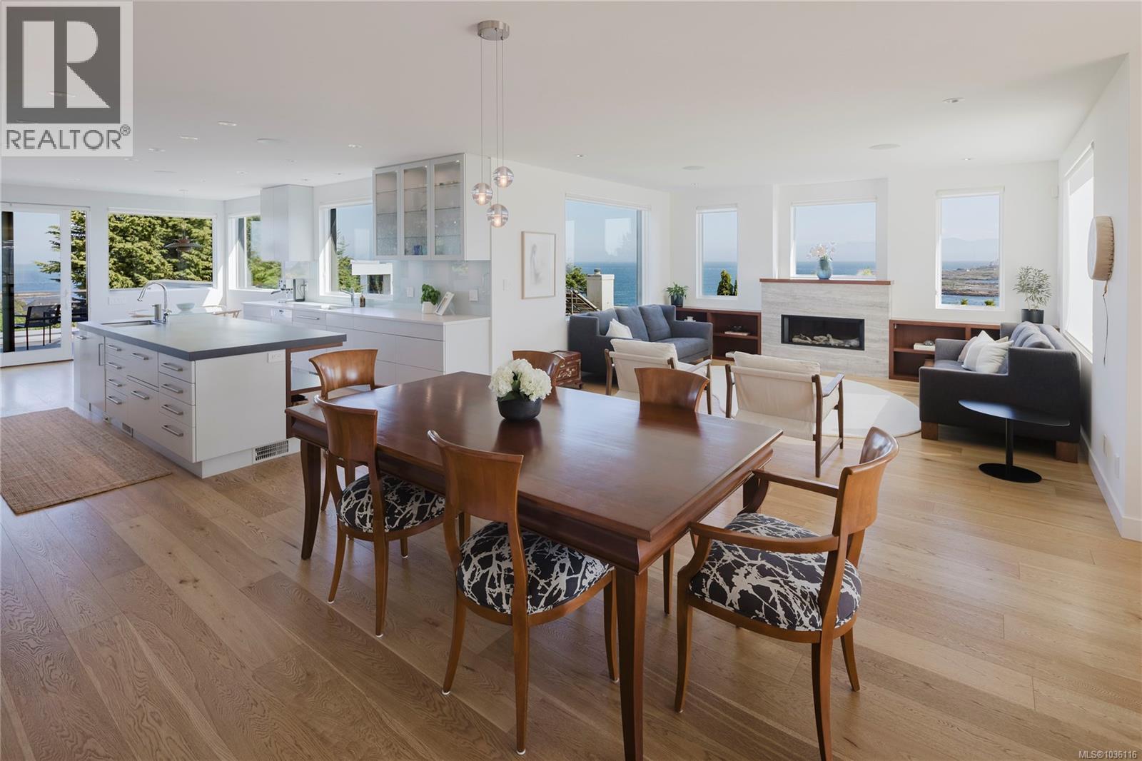  408 Newport Avenue, Oak Bay