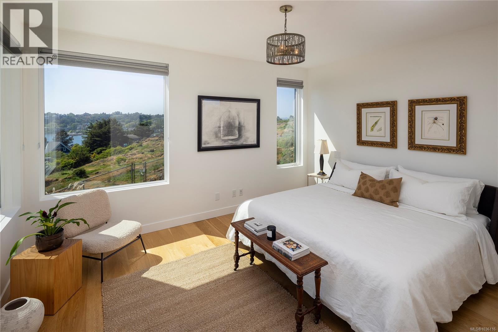  408 Newport Avenue, Oak Bay