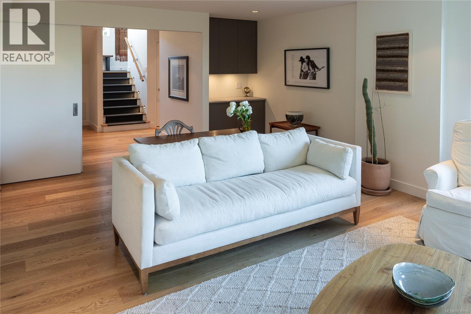  408 Newport Avenue, Oak Bay