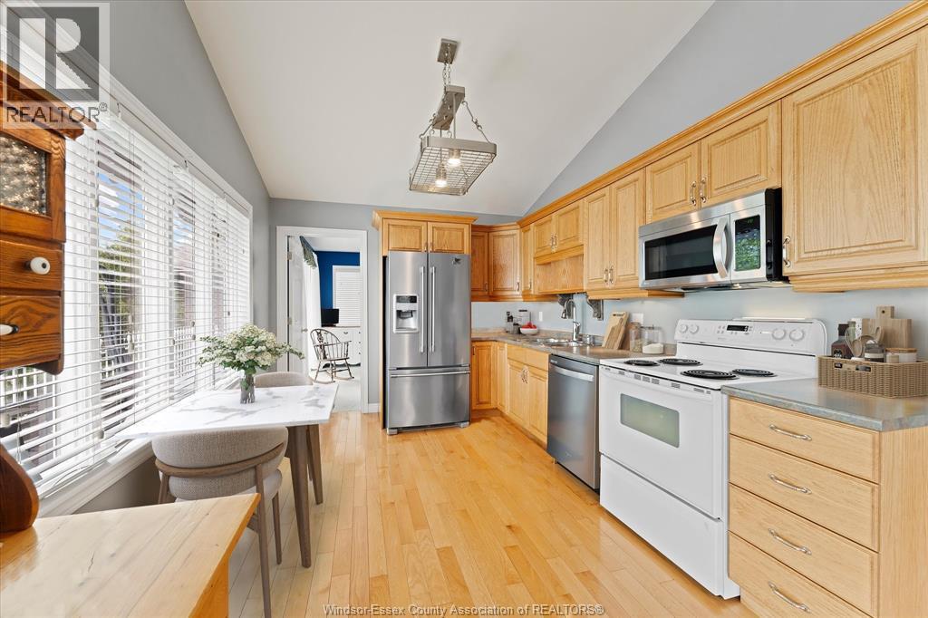 476 DALHOUSIE STREET - 13