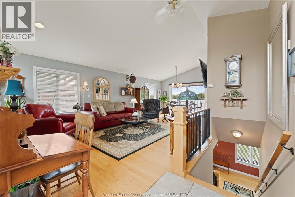 476 DALHOUSIE STREET - 3