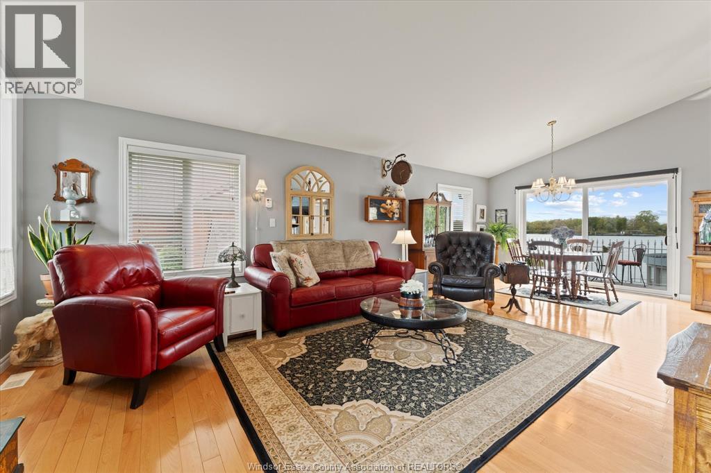 476 DALHOUSIE STREET - 4