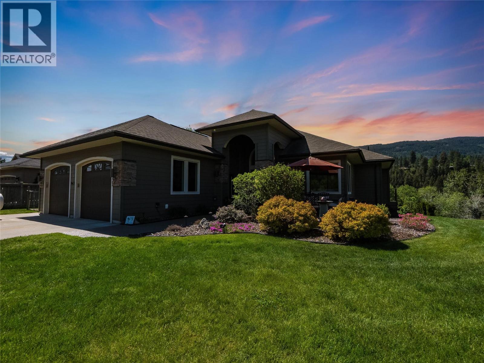 943 Riverview Place - 1