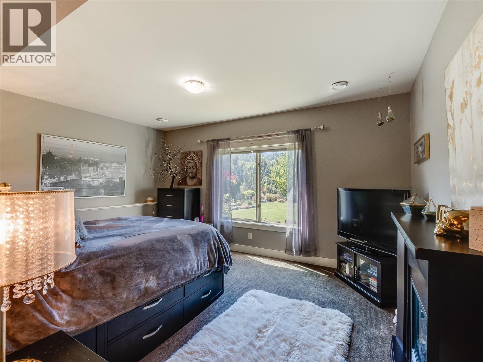 943 Riverview Place - 65