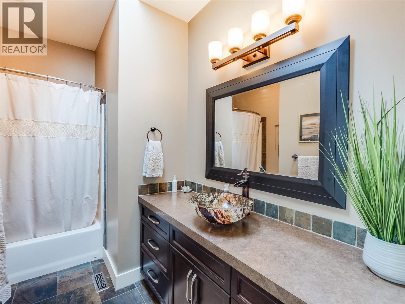 943 Riverview Place - 72
