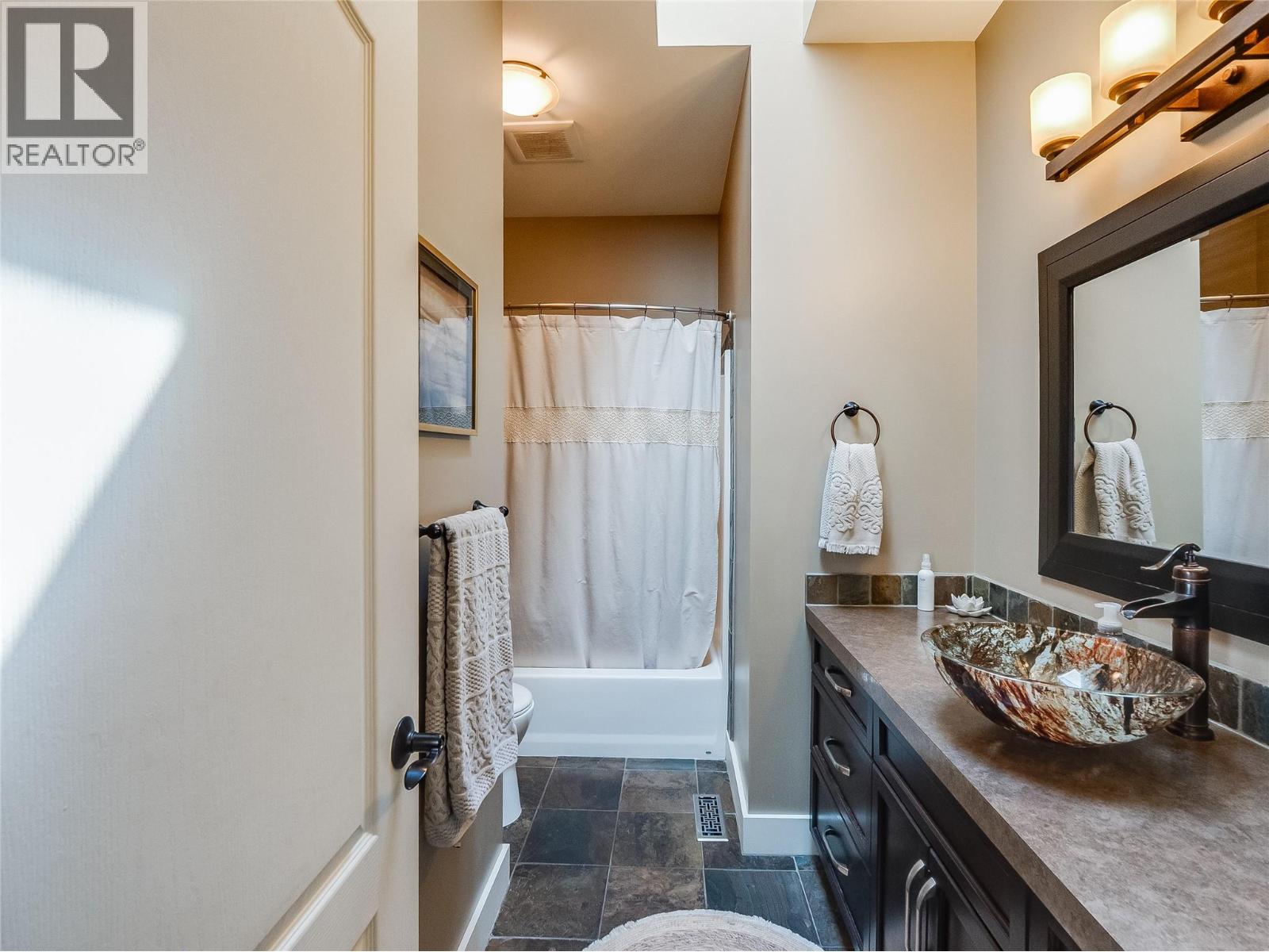 943 Riverview Place - 73