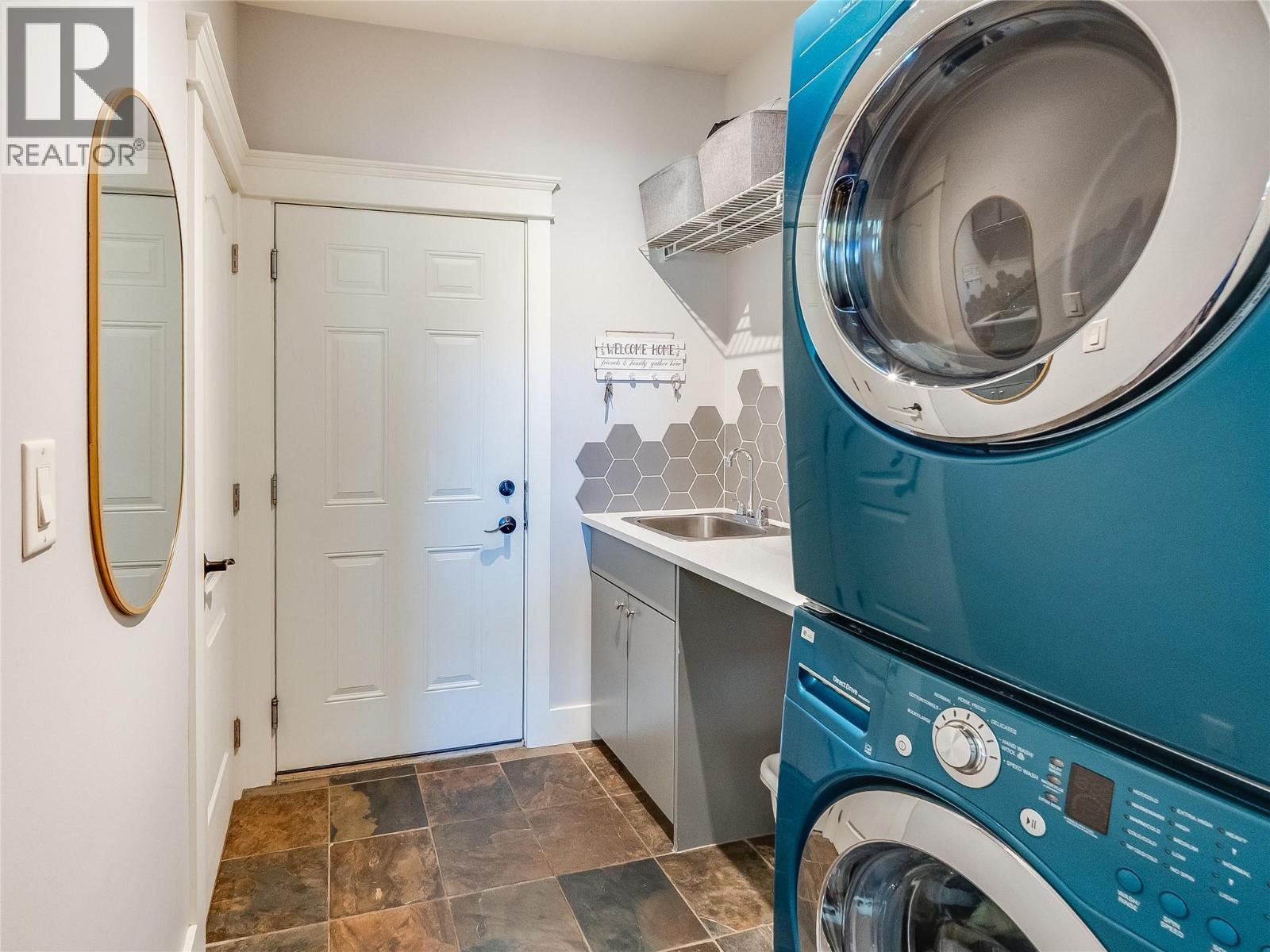 943 Riverview Place - 76