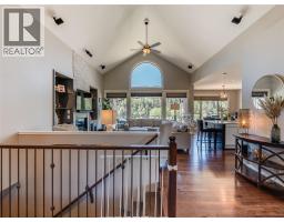 Primary Bedroom - 943 Riverview Place, Castlegar, BC V1N4L1 Photo 7
