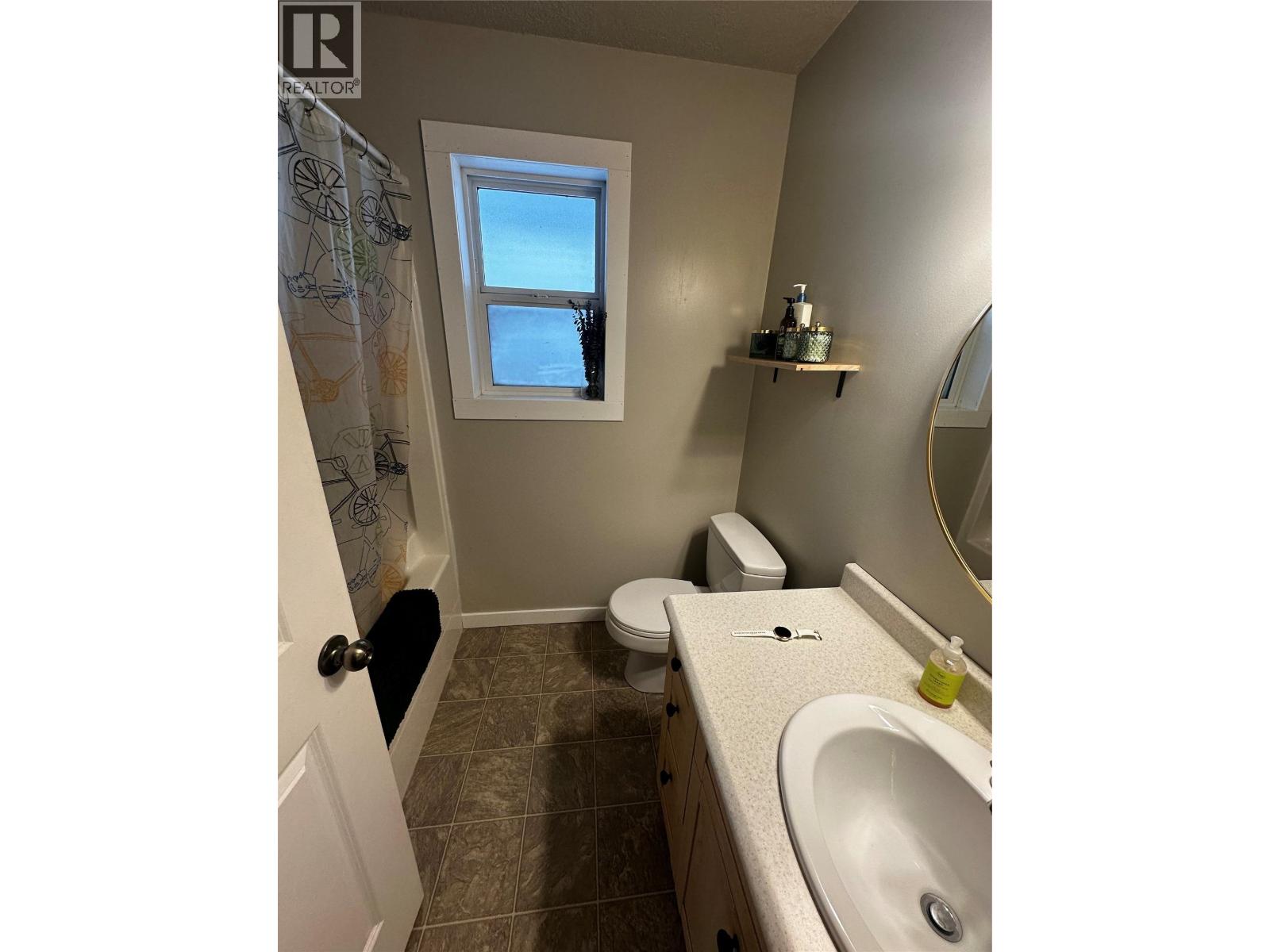5213 40 ST NE Street, Chetwynd