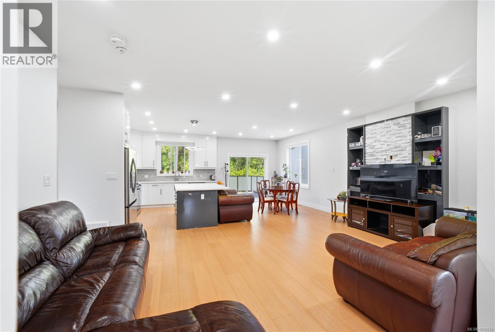 5254 Sherbourne Dr - 8