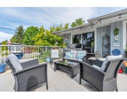 13890 Blackburn Avenue, White Rock, BC V4B2Z2 Photo 12