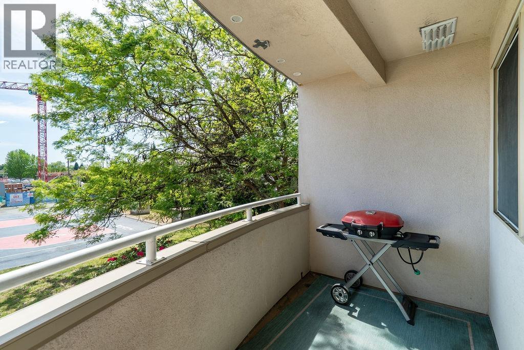 203 19130 FORD ROAD, Pitt Meadows