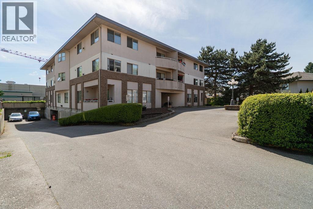 203 19130 FORD ROAD, Pitt Meadows
