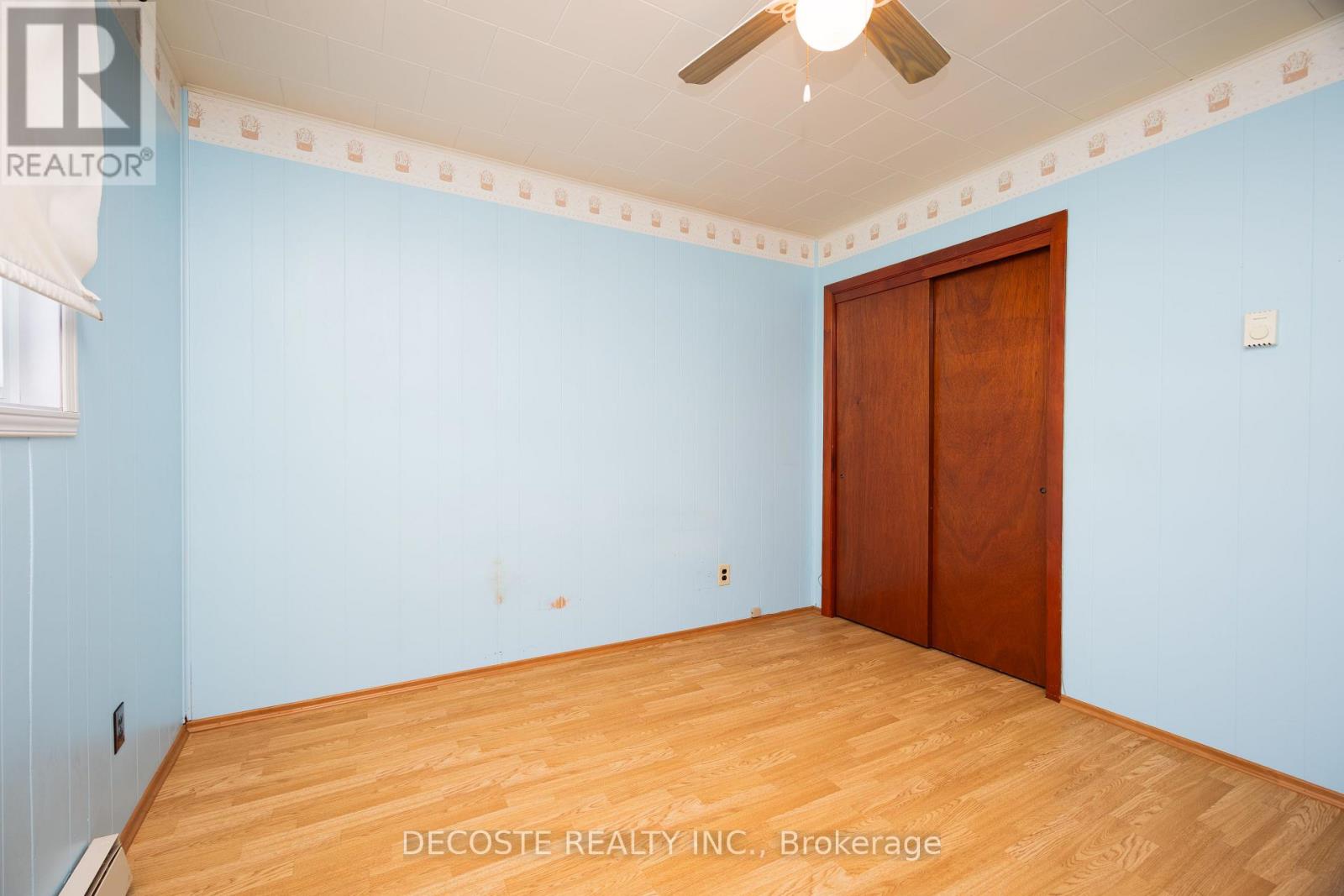 429 DOMINION STREET S - 12