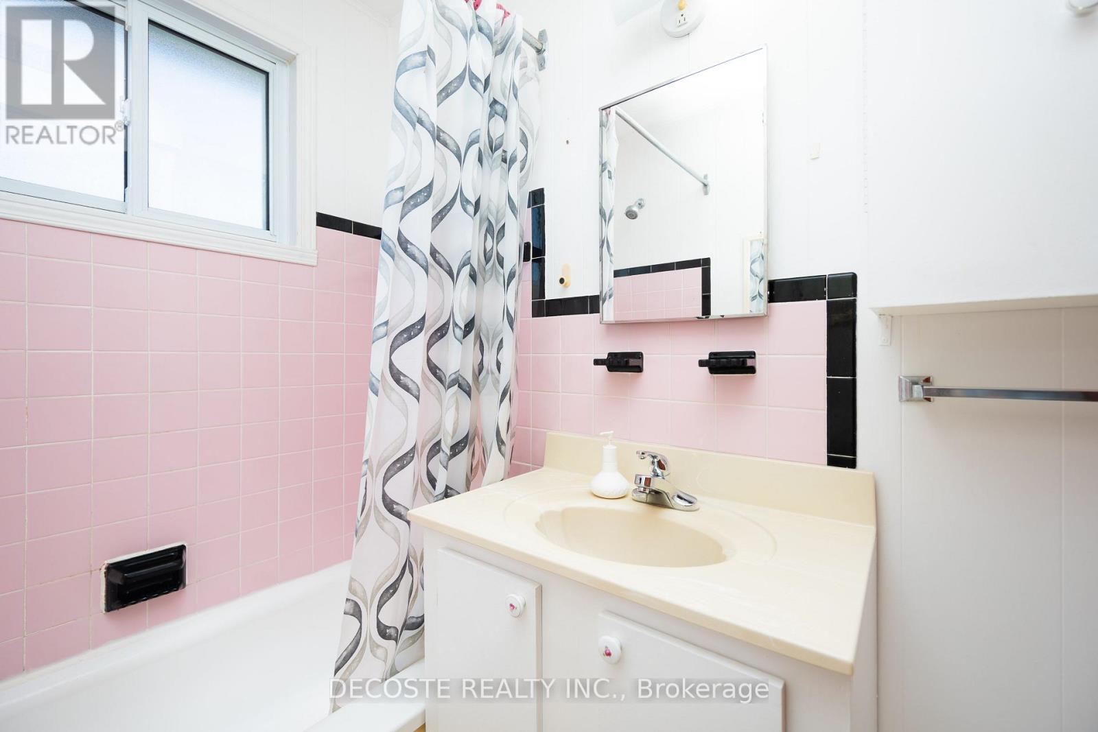 429 DOMINION STREET S - 13